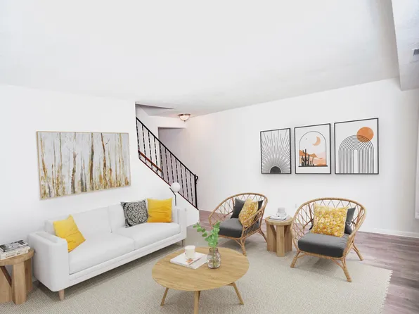 105 E Barnes Ave #105, Napoleon, OH 43545