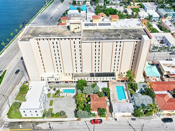 4th image of 801 S Ocean Drive #1002