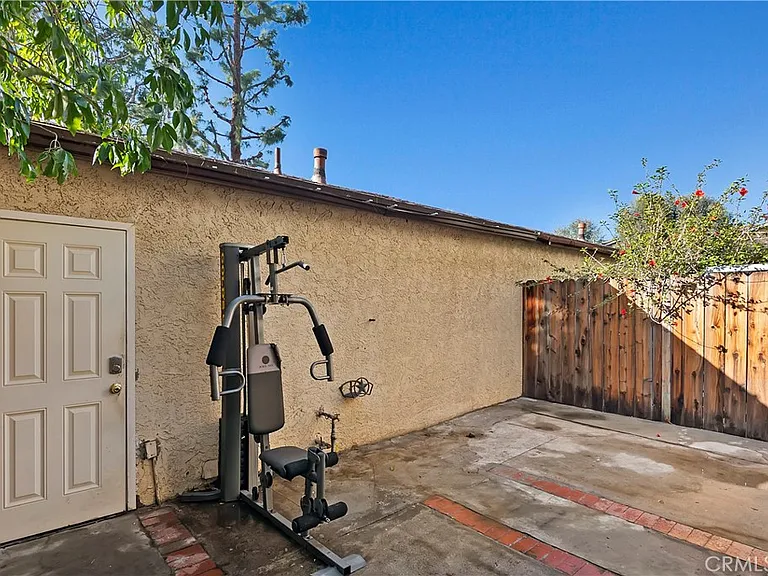 8707 Cedros Ave #7 — Photo 38