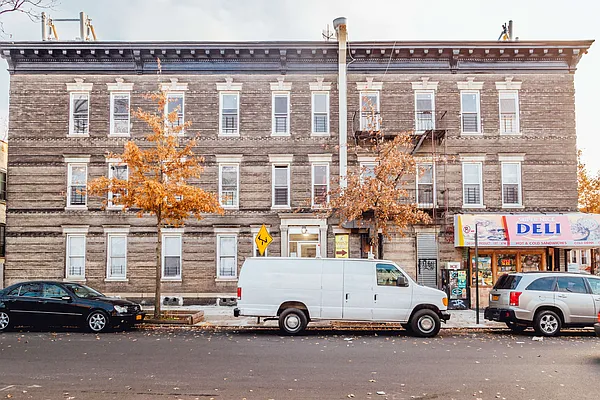 Rented by Nooklyn NYC LLC | media 14
