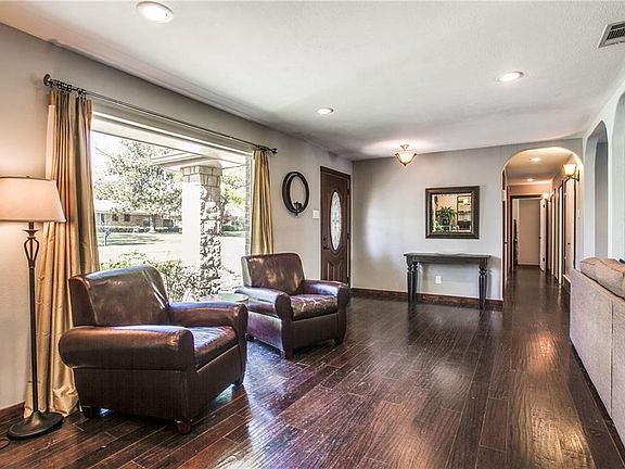 3rd image of 13714 Peyton Dr