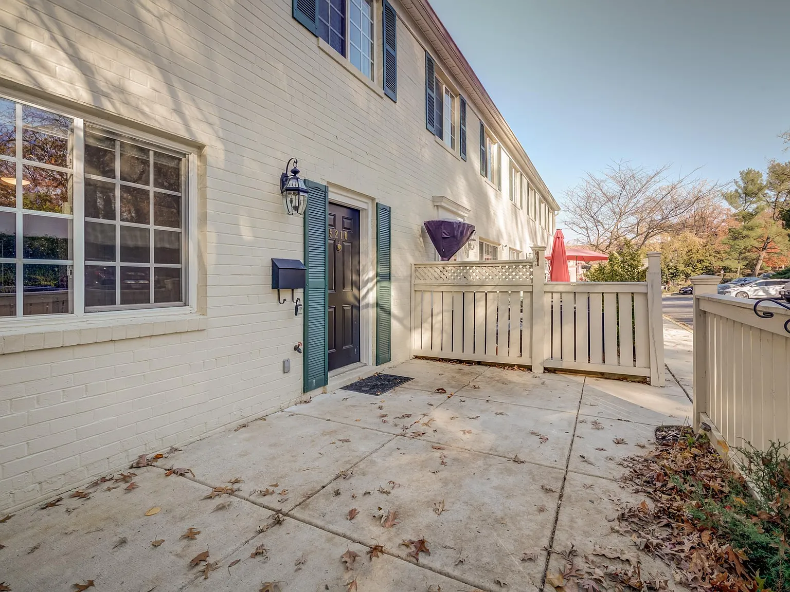 3 bed, 2.5 bath, 1350 sqft, $3,100 — Photo 2