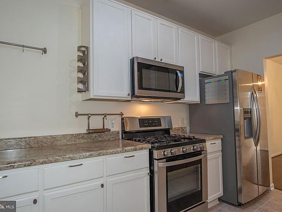 2nd image of 6535 Grange Ln Unit 302