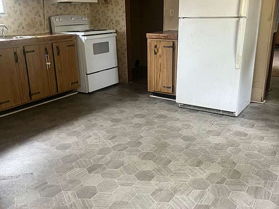 3rd image of 1405 Eagle Rd #23