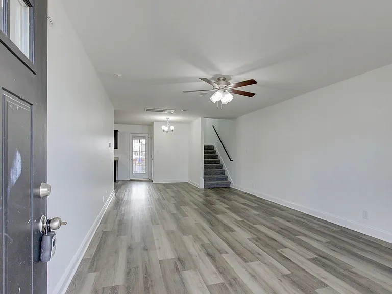 702 Ellie Nat Dr — Photo 5