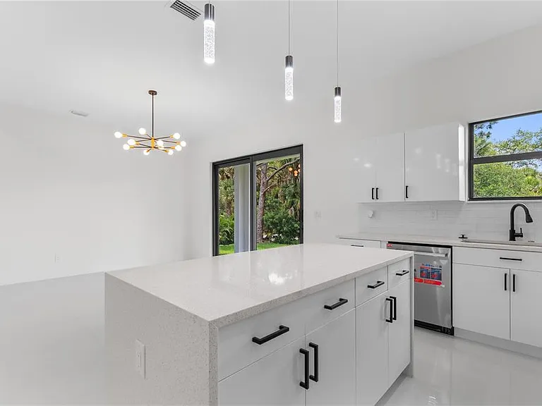 10070 Flat River St — Photo 4