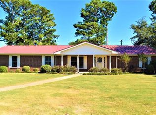 2410 Chickasaw Dr, Florence, AL 35630