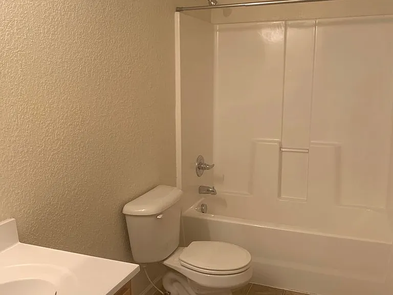 21049 Homer St — Photo 16