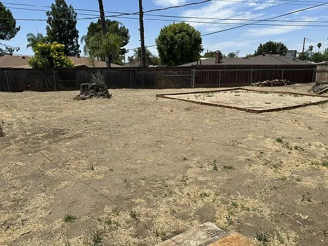 26081 Lawton Ct — Photo 13