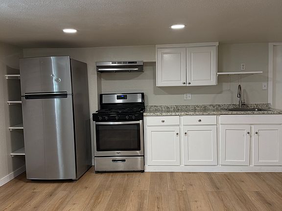2nd image of 472 Arleta Ave #B