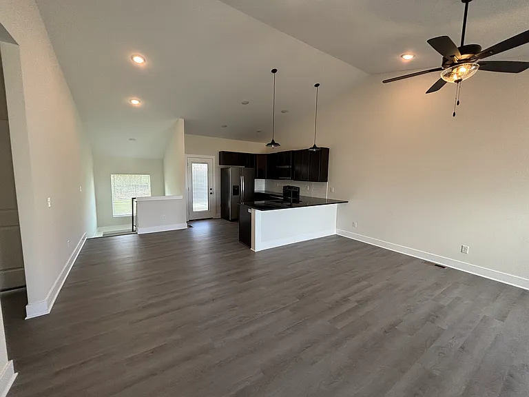 5249 S Chase Ave — Photo 3