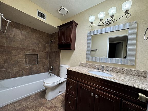 5th image of 3076 N Cherry Ave #A