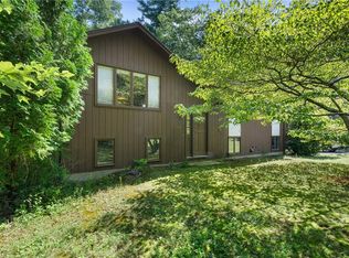 973 Knotty Oak Rd, Coventry, RI 02816