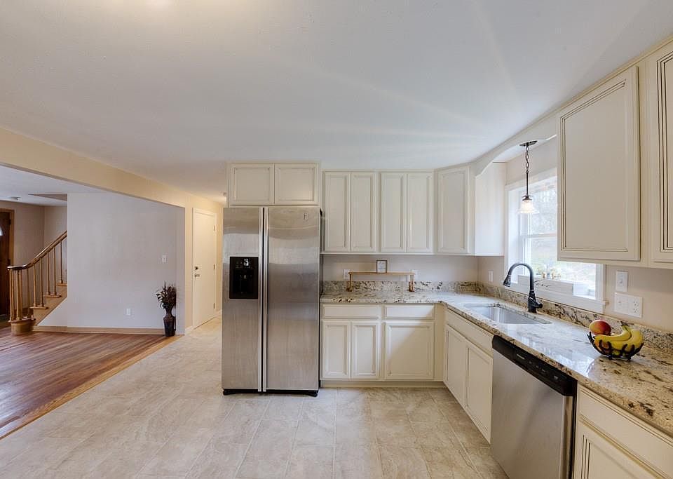 89 Litchfield Ave, Southbridge, MA 01550 Zillow