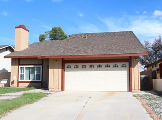 989 Lakeview Dr, Corona, CA 92878