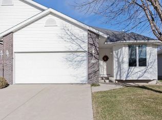 824 Winterberry Pl NE, Cedar Rapids, IA 52402