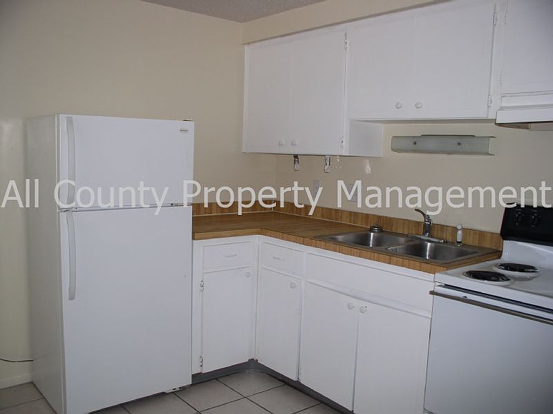 2nd image of 334 Lake Palms Dr