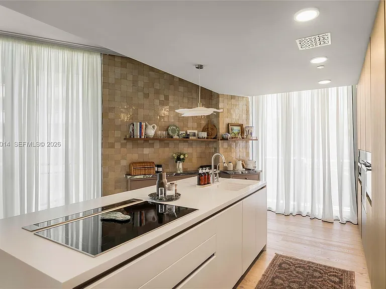 6800 Indian Creek Dr #4D — Photo 7