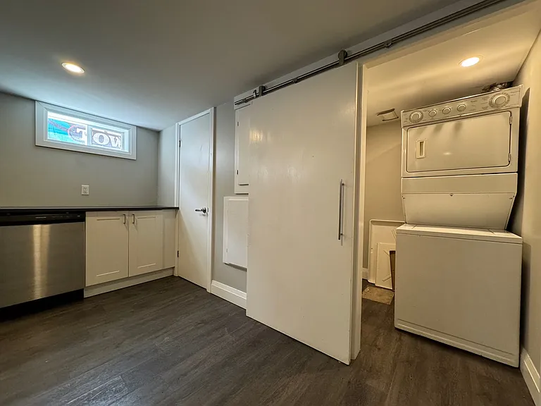 54 Cambridge Ave #2 — Photo 6