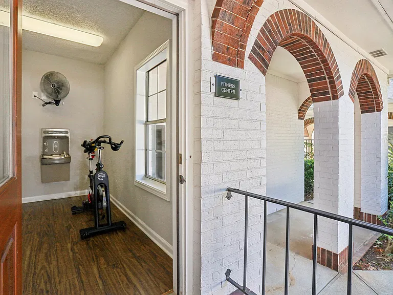 Virginia Highland Apartment Homes — Photo 20