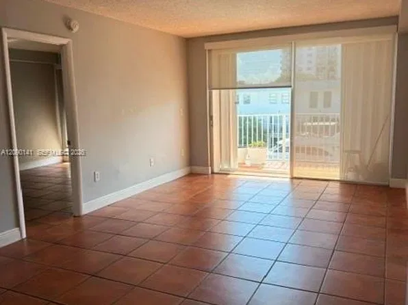 3716 NE 168th St APT 306, North Miami Beach, FL 33160