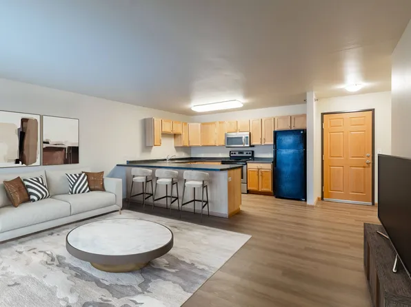 Sandy Creek, 3880 16th St S #1-301, Moorhead, MN 56560