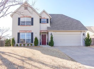 1100 N Willow Ave N, Broken Arrow, OK 74012