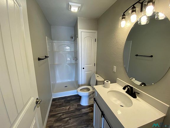 5th image of 405 N Avenue K