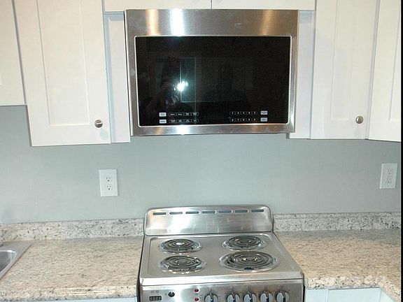 4th image of 438 High St Unit C