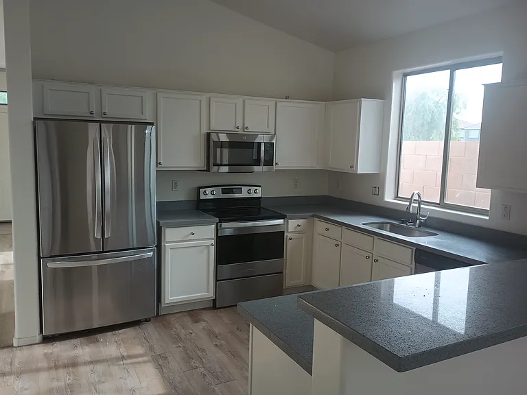 3732 W Glass Ln — Photo 5