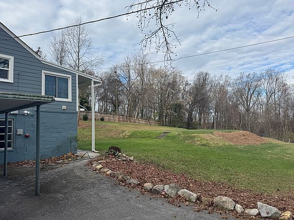4th image of 4823 Skyline Dr