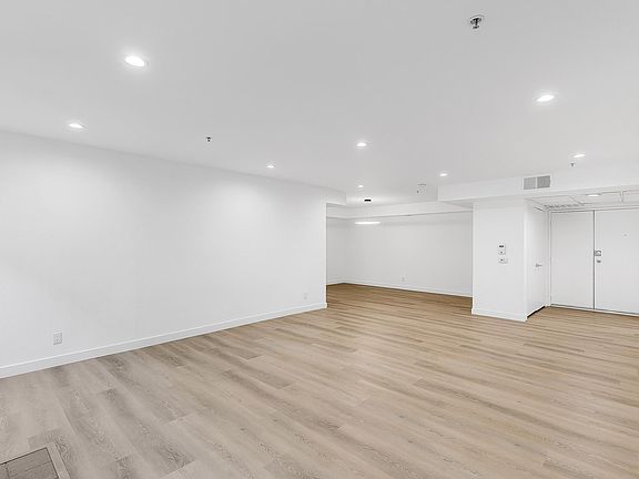 4th image of 1616 Brockton Ave APT 102