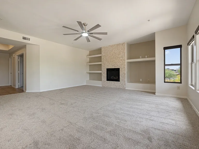 20121 N 76th St #2010 — Photo 3