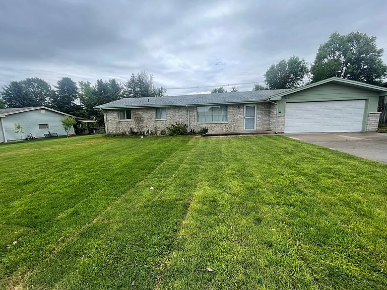 1705 Aspen St — Photo 1