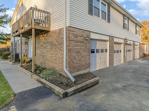 3rd image of 4229 Briarwood Dr APT 4