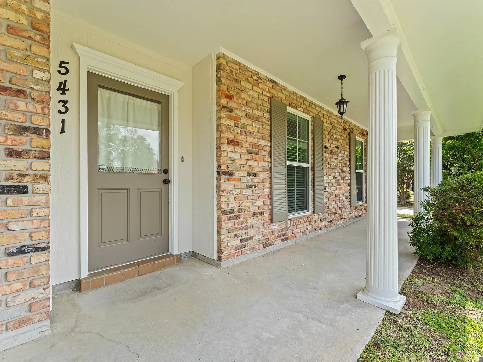 3 bed, 1891 sqft, $2,100 — Photo 2