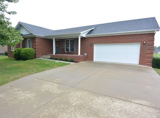 107 Springhurst Dr, Coxs Creek, KY 40013