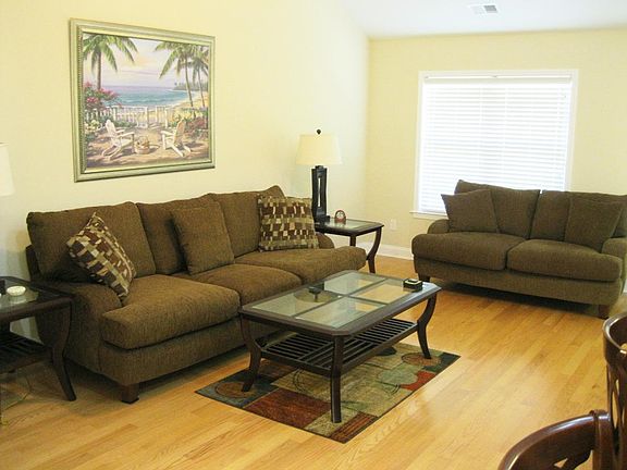 4th image of 926 Dunhill Ln