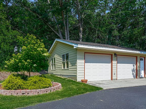 5th image of S33W26758 Hawthorne Hollow Dr