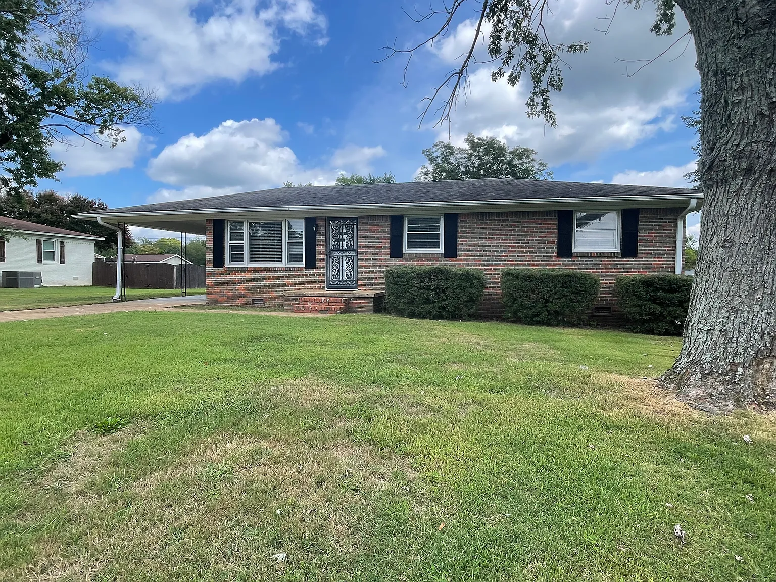 3 bed, 1.5 bath, 1161 sqft, $1,400 — Photo 2