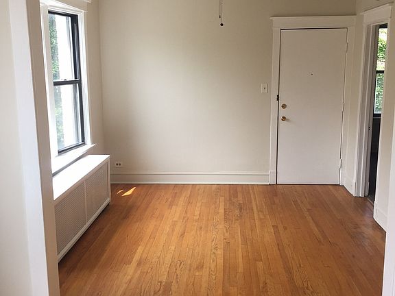 5th image of 4011 N Oakley Ave #2