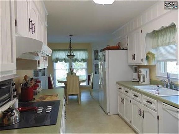4th image of 205 Tamwood Cir