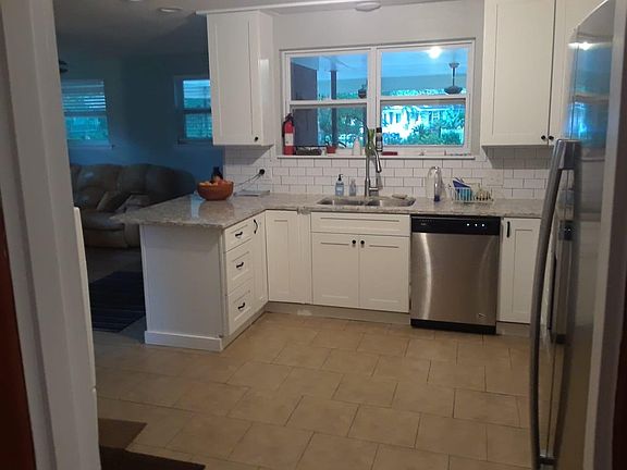 5th image of 3120 Robertson St
