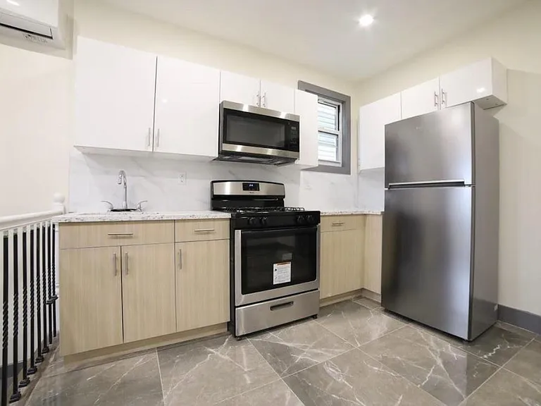 124 McAdoo Ave #1 — Photo 1