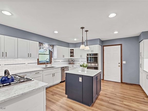 2nd image of 30542 Atlanta Ln