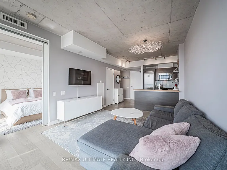 318 King St E #1108 — Photo 15