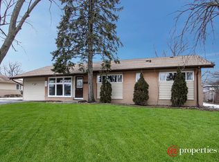 660 Illinois Blvd, Hoffman Estates, IL 60169