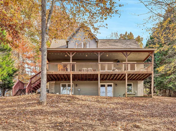 205 Mountwood Dr, Huddleston, VA 24104
