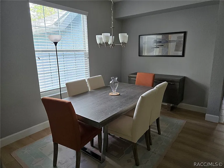 13 Whitewood Ct — Photo 5