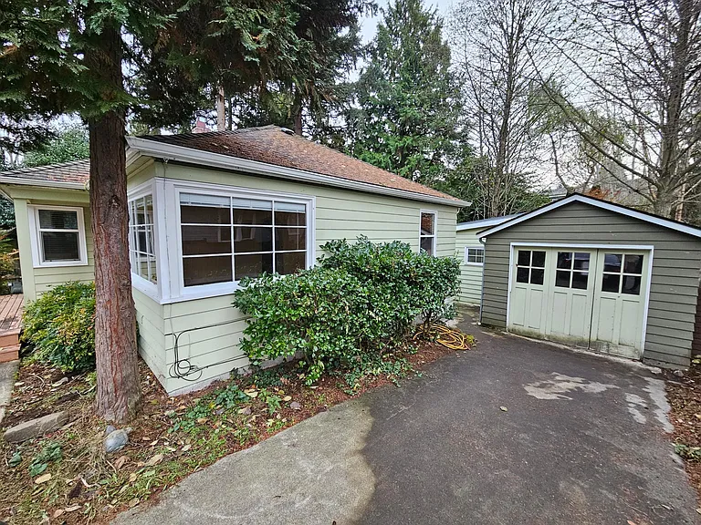 8815 Ravenna Ave NE — Photo 15